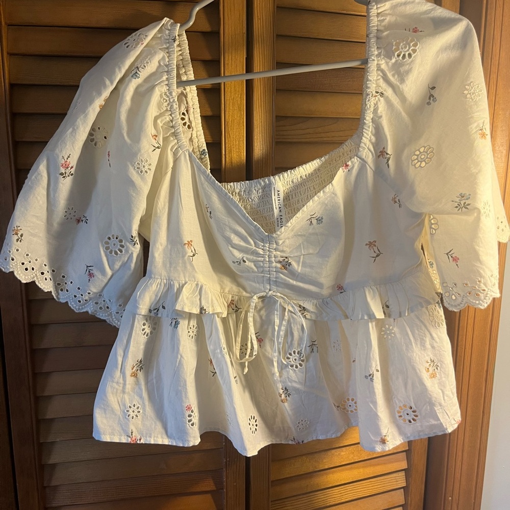 American Eagle Outfitters Cream Floral Blouse